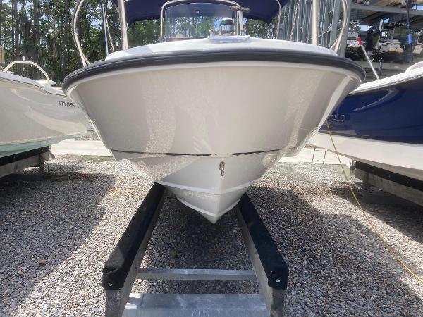 2006 Boston Whaler 190 Outrage
