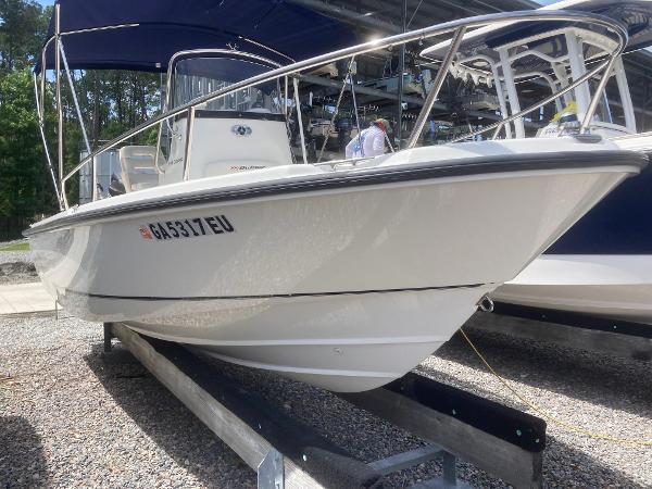 2006 Boston Whaler 190 Outrage