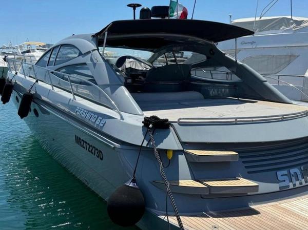 2001 Pershing 52