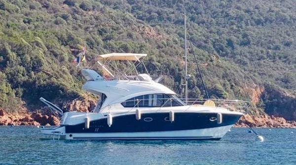 2009 Beneteau Antarès 11