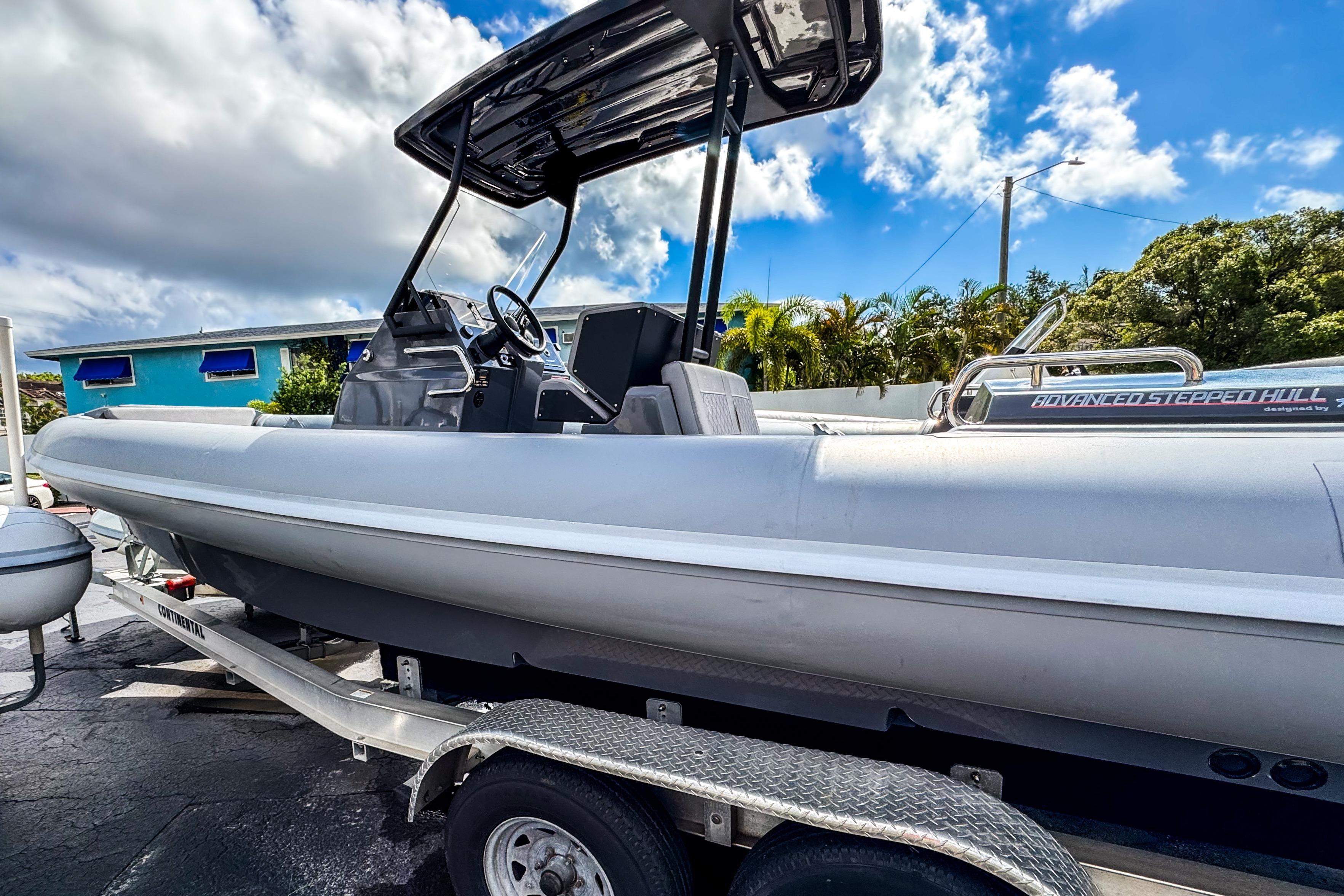 Northstar Orion 8 2024 Northstar Orion 8 boat on trailer, featuring advanced stepped hull design.