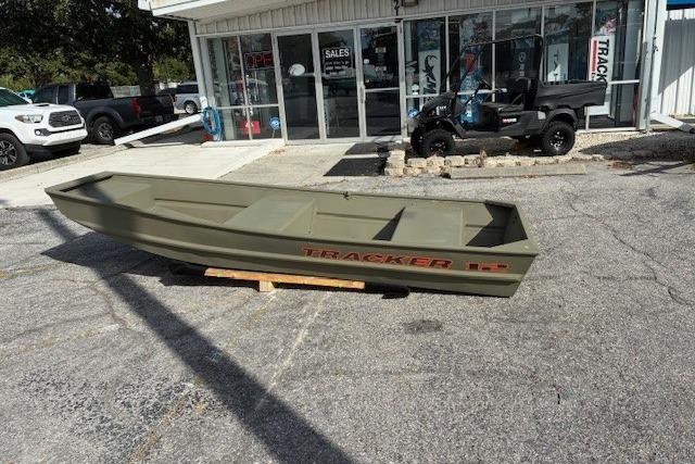 2026 Tracker Grizzly 12 Jon