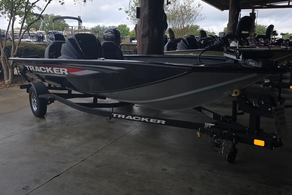 2026 Tracker Pro Team 175