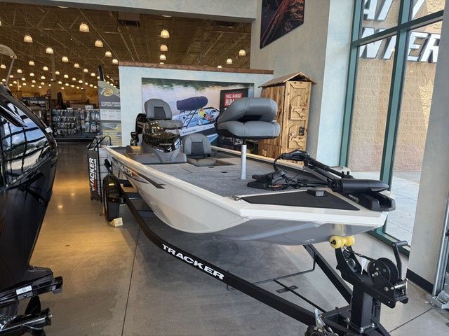 2026 Tracker Pro 170