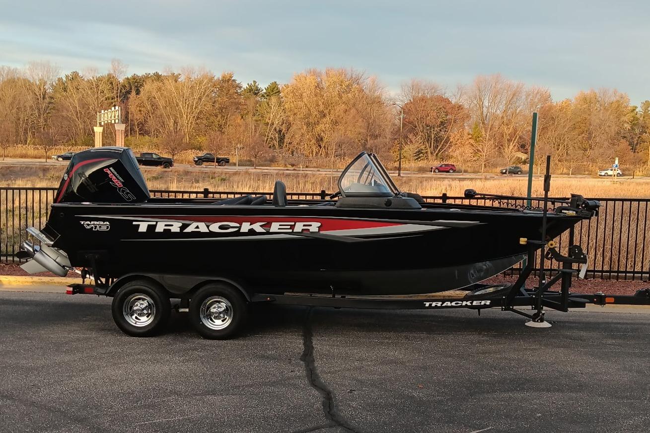Tracker Targa V-19 WT 2026 Tracker Targa V-19 WT boat on trailer, parked outdoors.