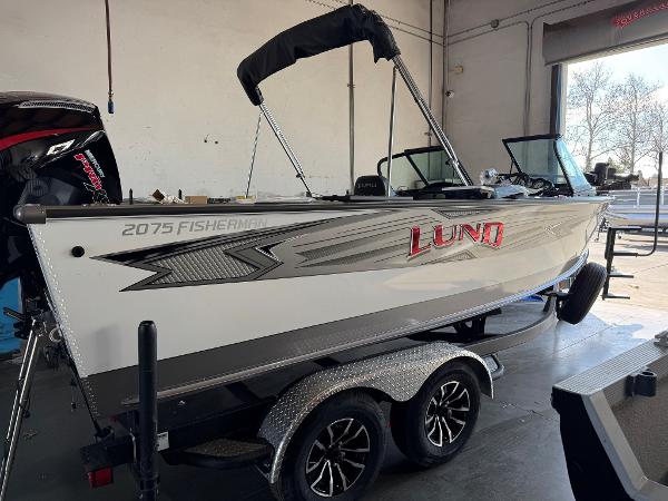 2025 Lund 2075 Fisherman