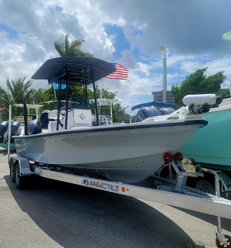 2025 Piranha Casador B2200