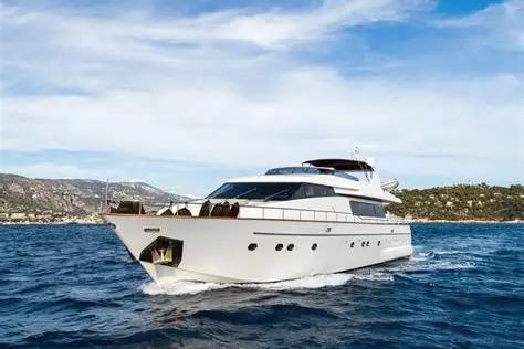Sanlorenzo SL82 Sanlorenzo SL82 1999 yacht cruising on open water under a clear sky.