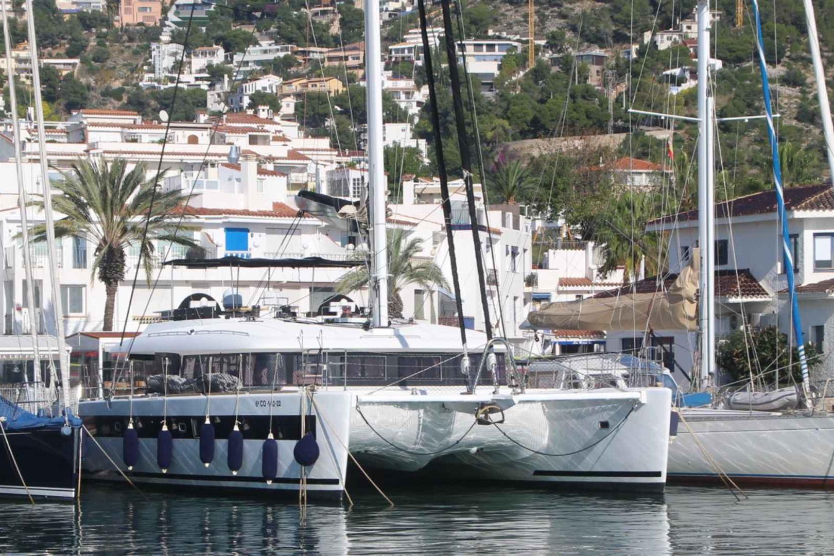 2012 Lagoon 620