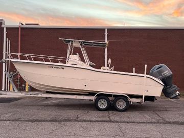 2001 Sea Pro 255 Center Console