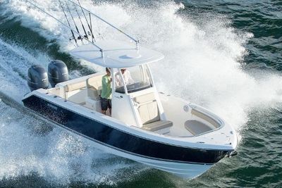 Pursuit C 260 Center Console Boat