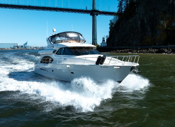 Meridian 580 Pilothouse