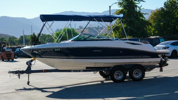 2013 Sea Ray 210 SLX
