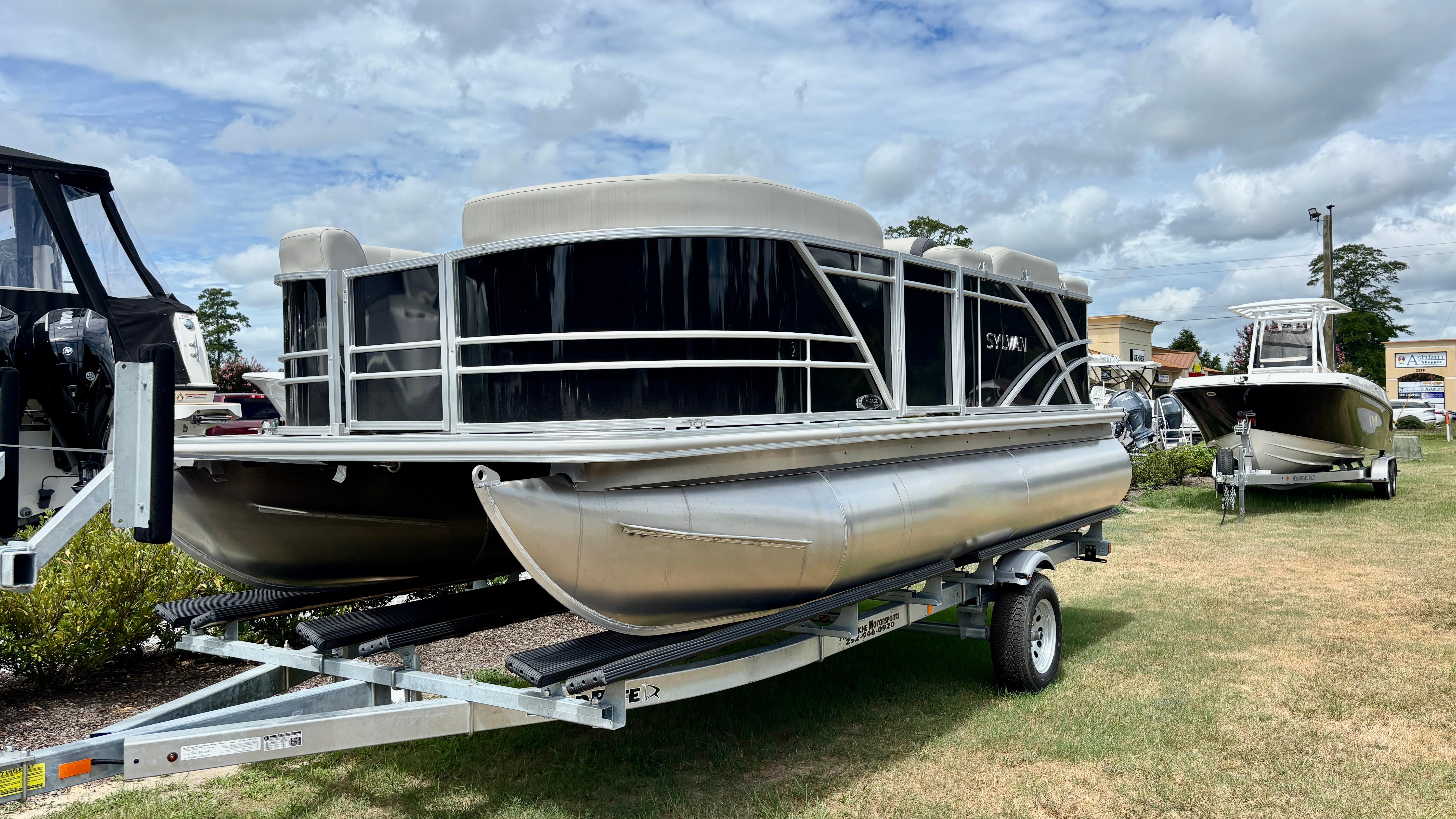 2024 Sylvan 818 Mirage Cruise