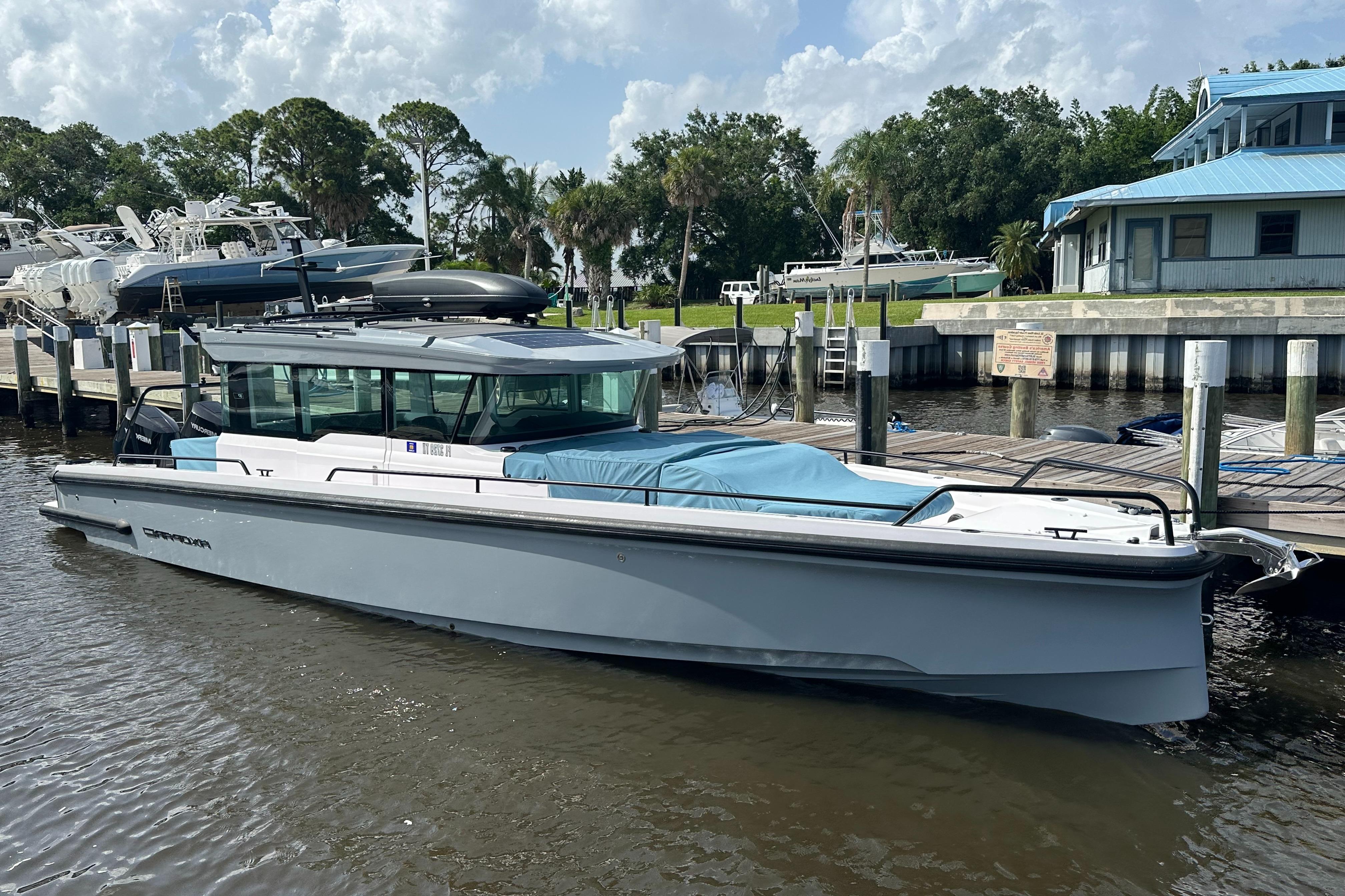 2024 Axopar 37XC