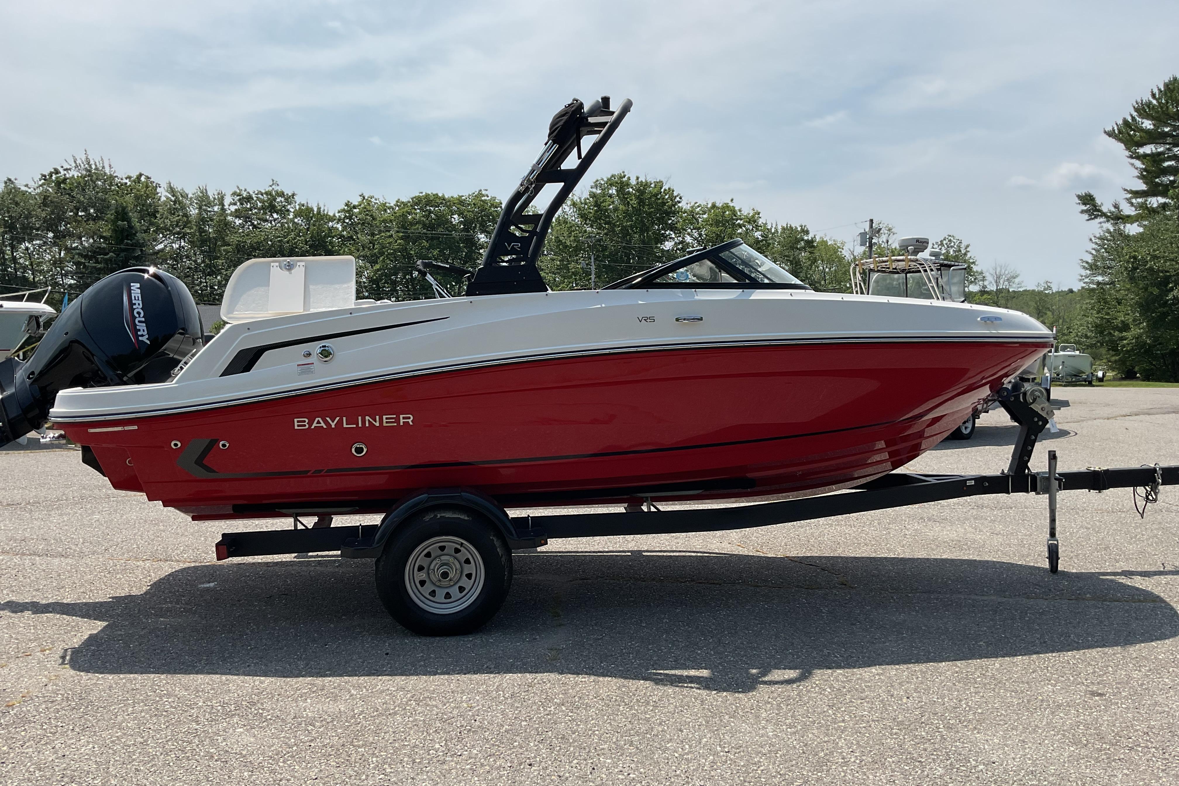 2025 Bayliner VR5 OB