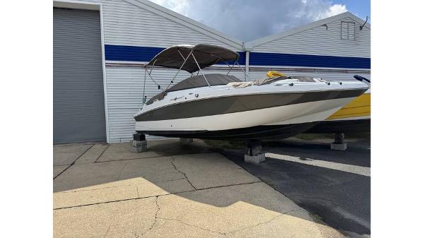 2015 Hurricane SunDeck 2200 DC OB