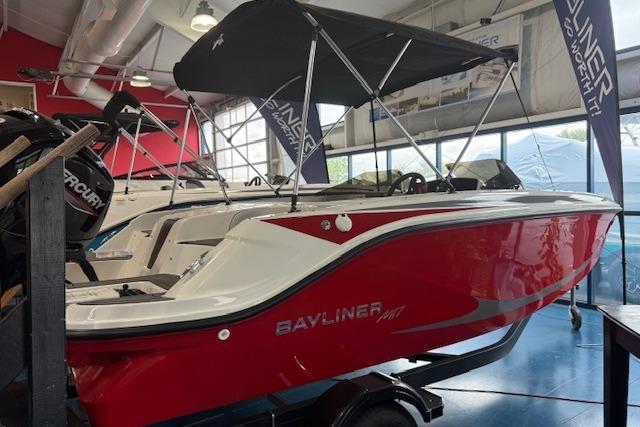2024 Bayliner Element M17