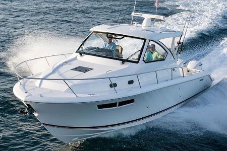 High-Performance Boat: Fountain 38 Lightning Review 