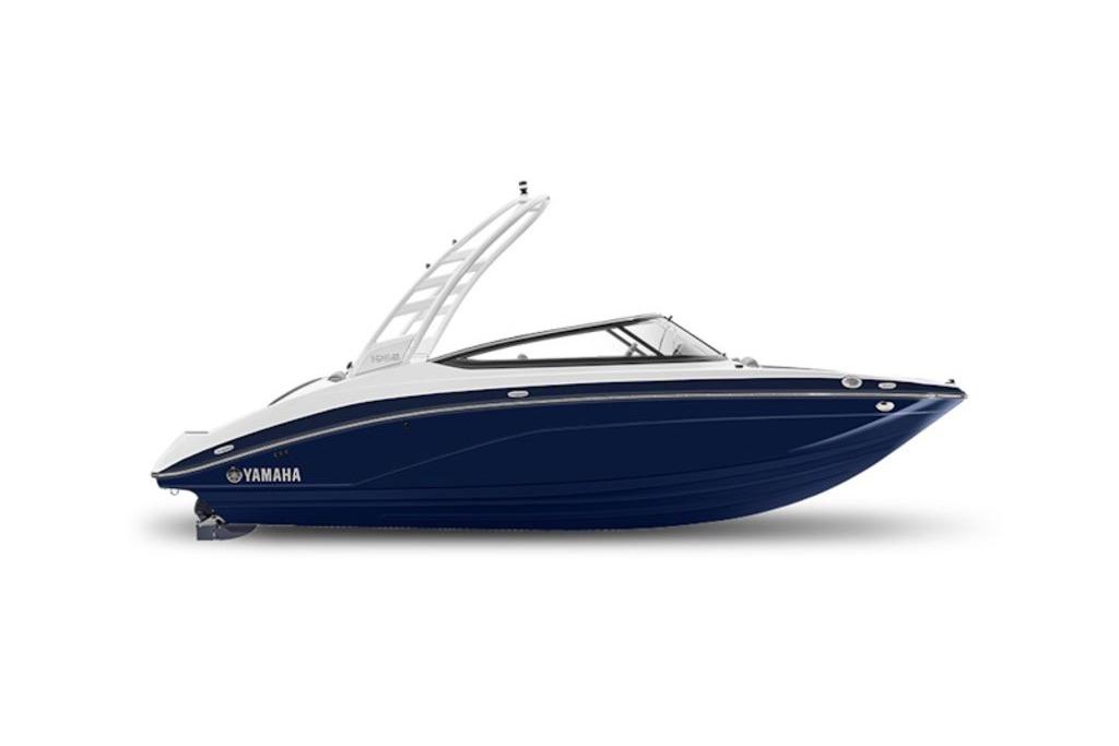 Yamaha Boats 195S 2026 Yamaha Boats 195S, sleek blue and white design, side view.