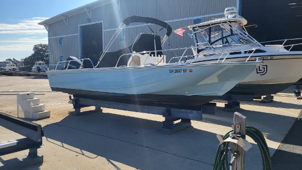 2024 Boston Whaler 210 Montauk