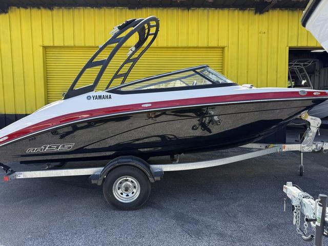 2025 Yamaha Boats AR195