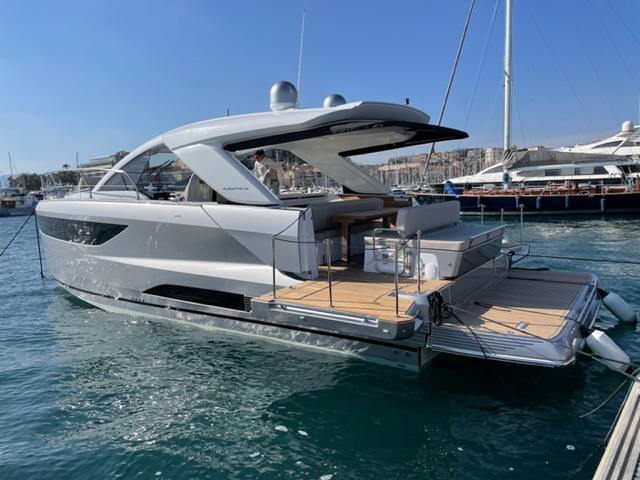 Jeanneau DB 43