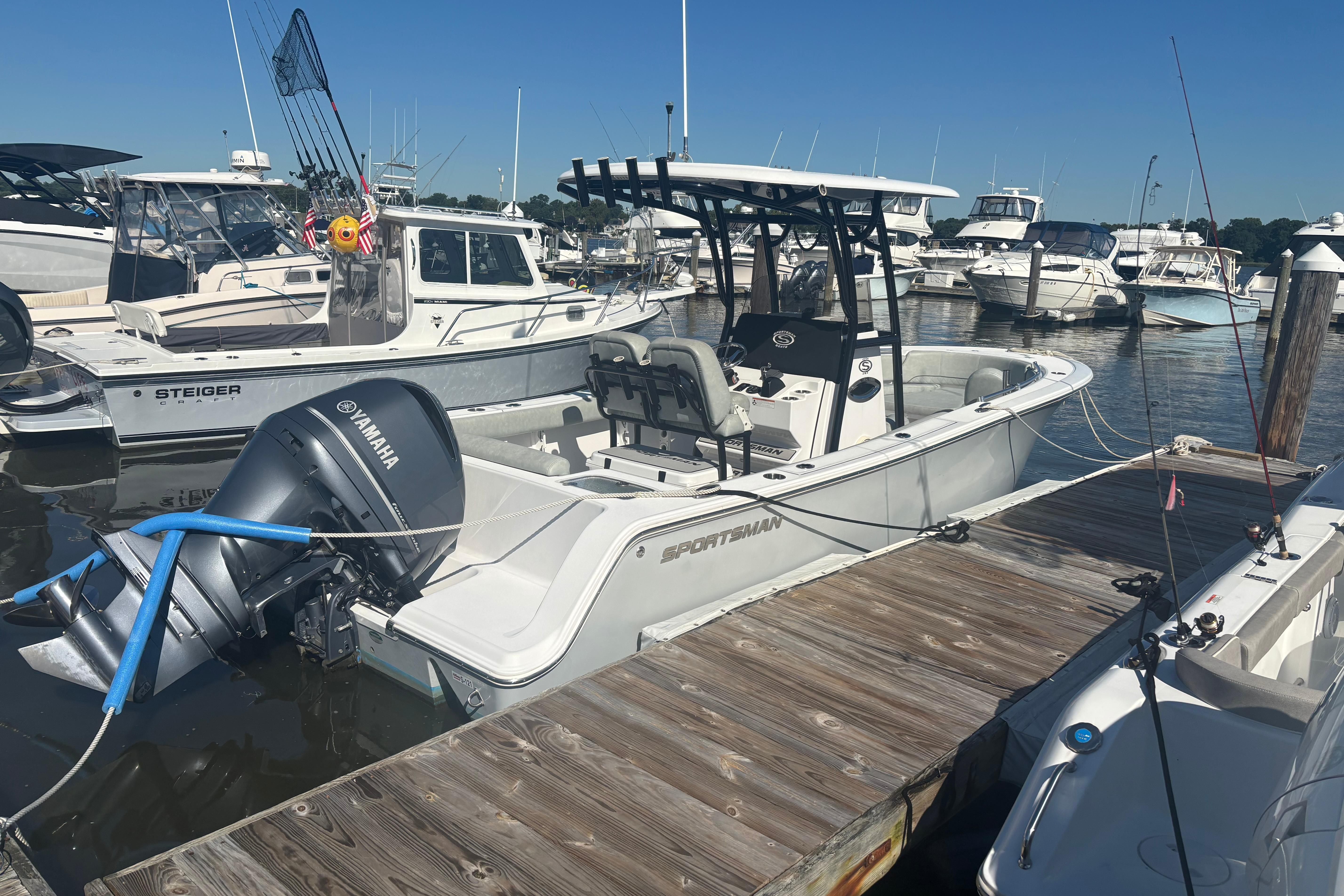 2019 Sportsman Open 242 Center Console