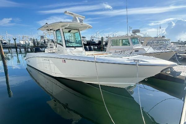 2014 Boston Whaler 320 Outrage