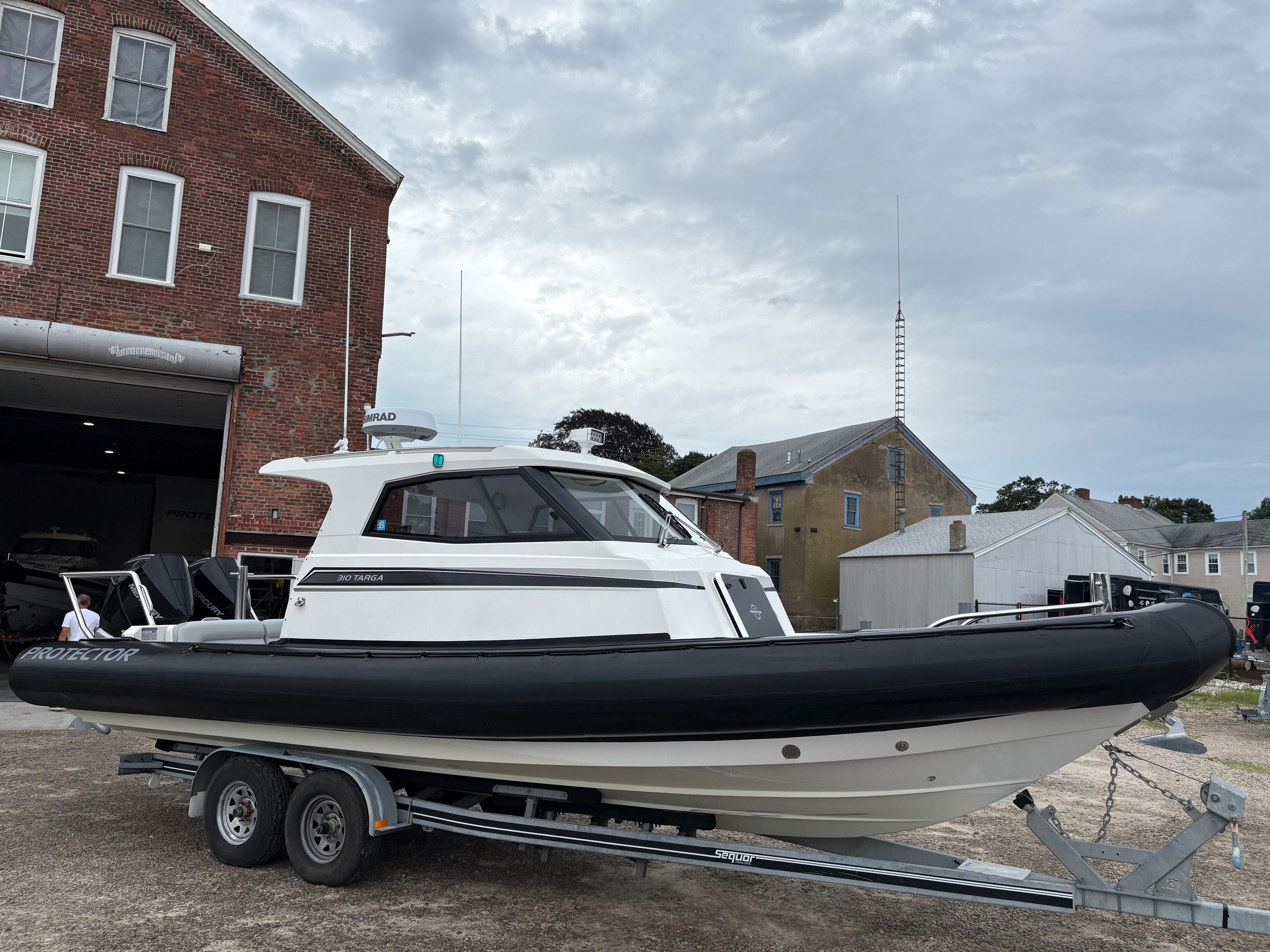 2020 Protector 310 Targa