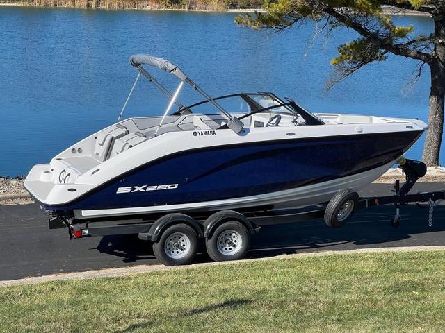 2025 Yamaha Boats SX220