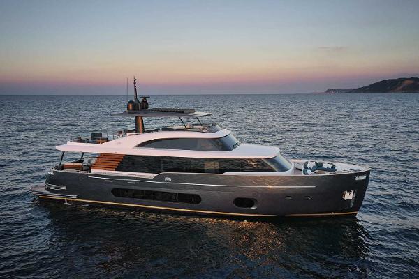 2021 Azimut Magellano 25M