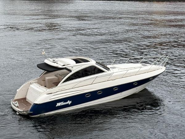 2005 Windy 43 Typhoon