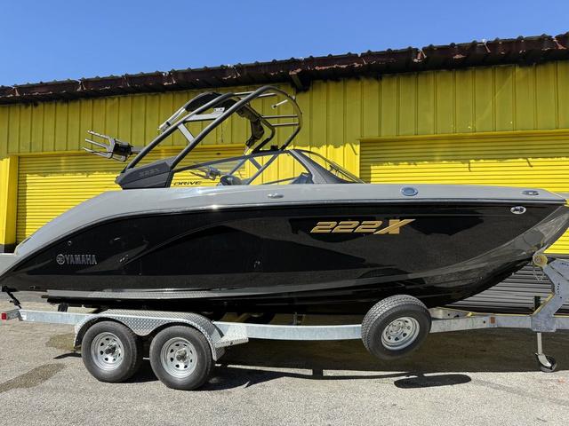 2025 Yamaha Boats 222XD