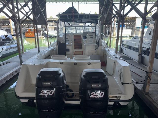 2005 Boston Whaler 305 Conquest