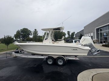 2022 Boston Whaler 250 Dauntless