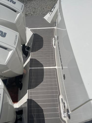 2023 Sea Ray Sundancer 320 Outboard