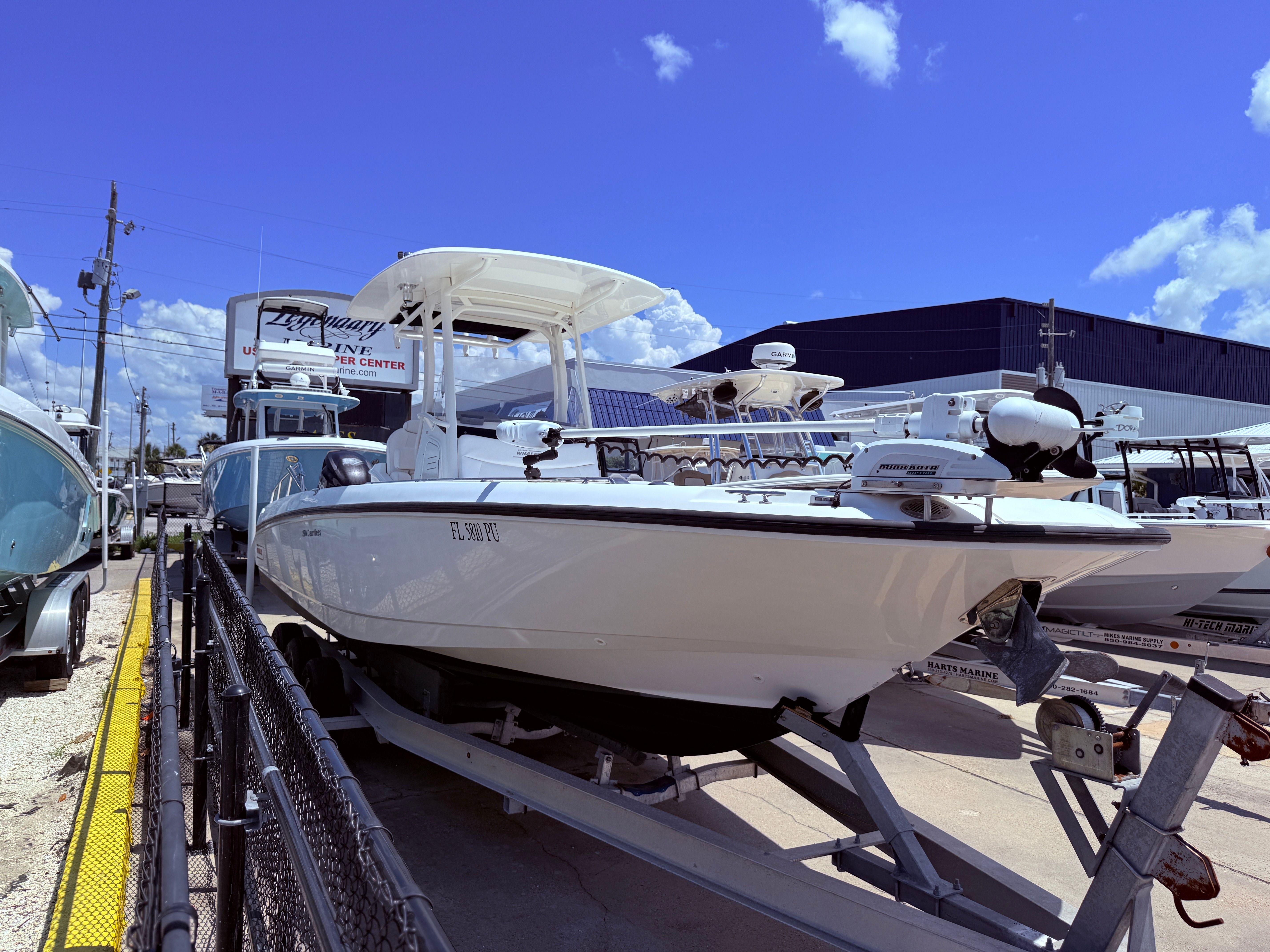 2014 Boston Whaler 27 DAUNTLESS