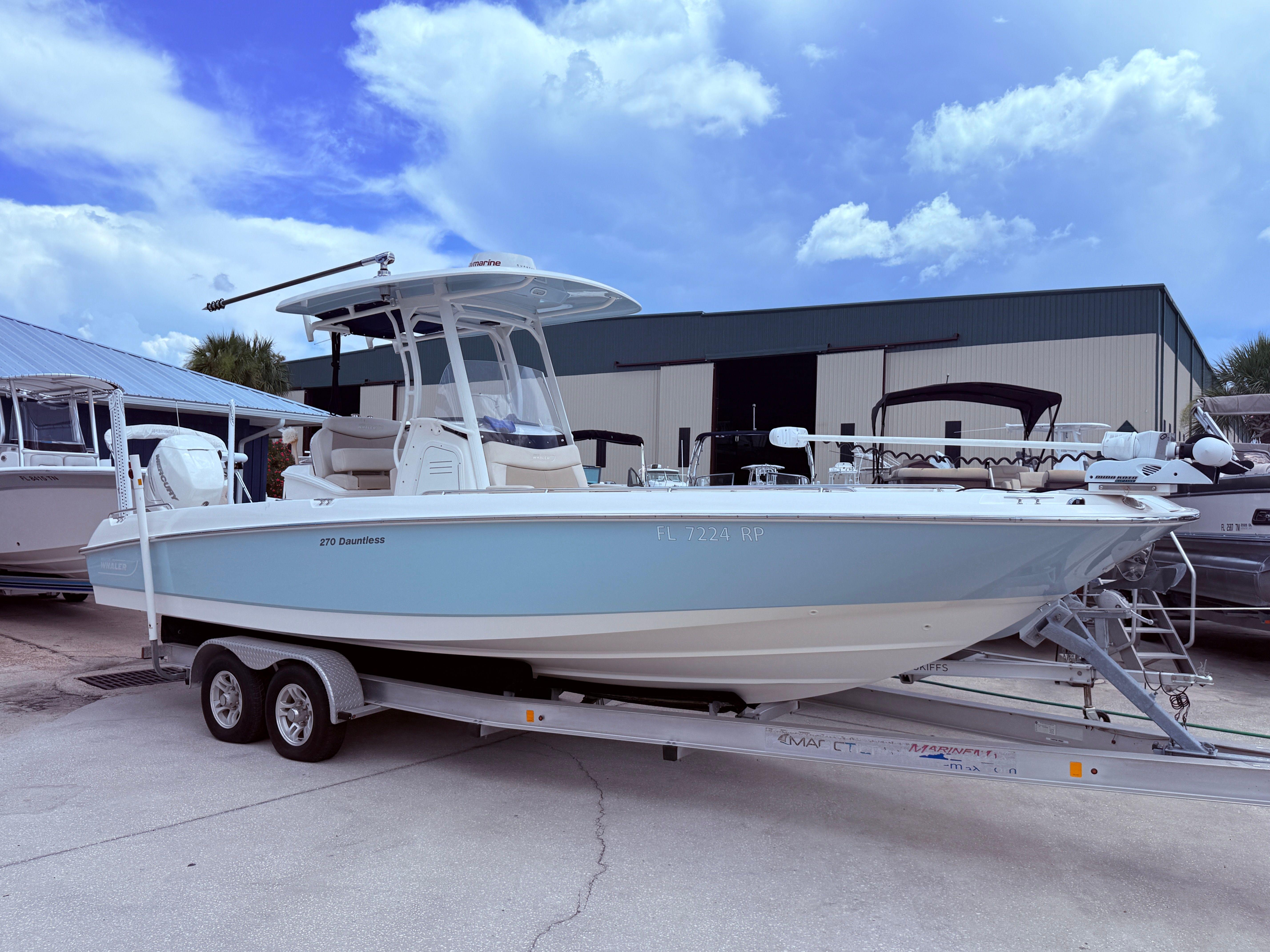 2018 Boston Whaler 270 Dauntless