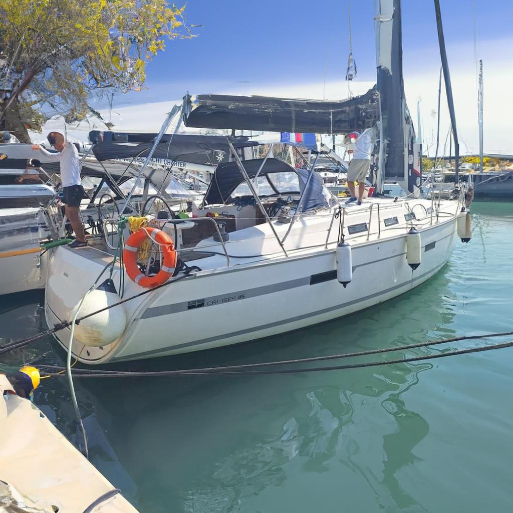 2011 Bavaria 45 Cruiser