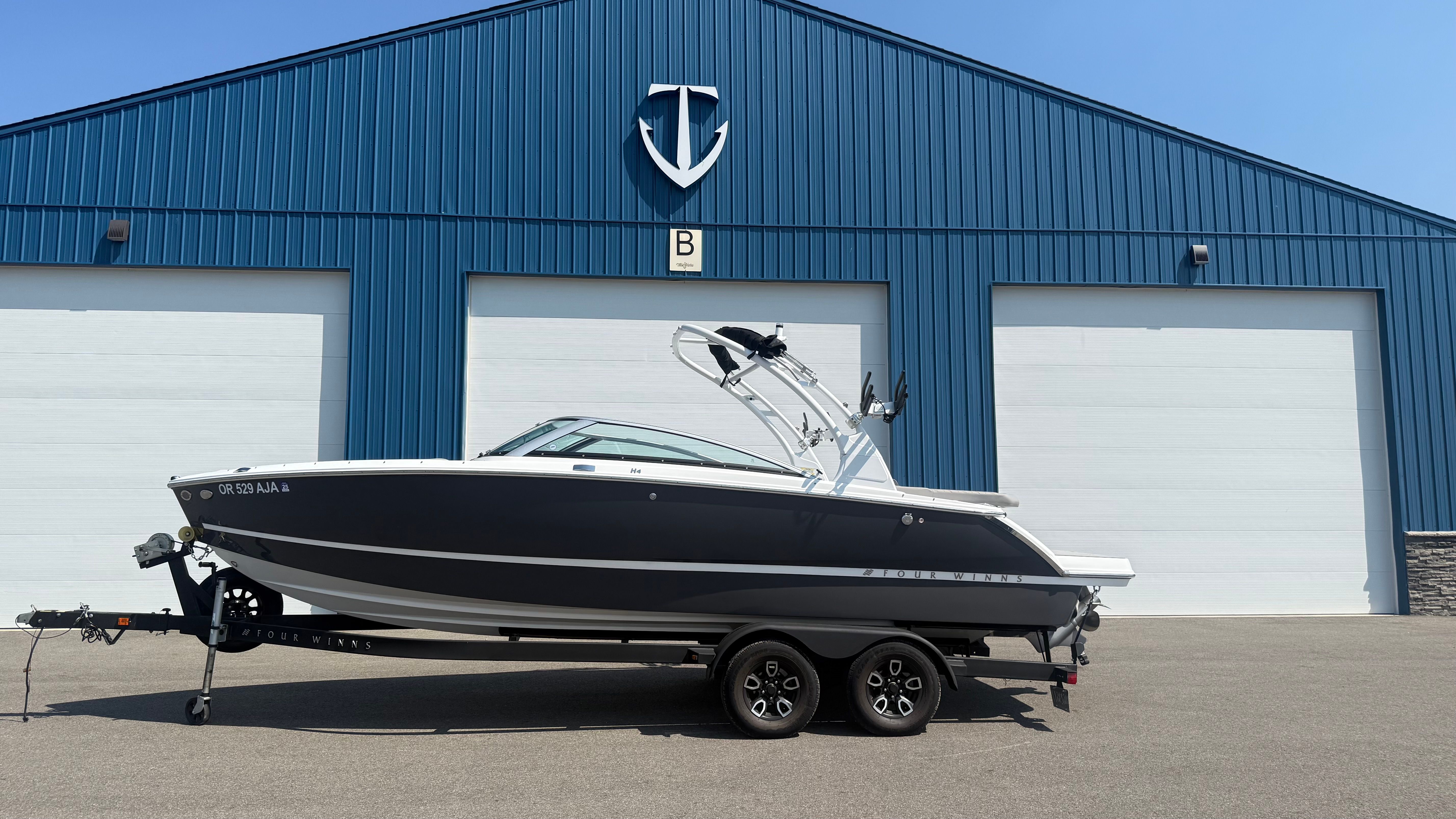 2023 Four Winns H4