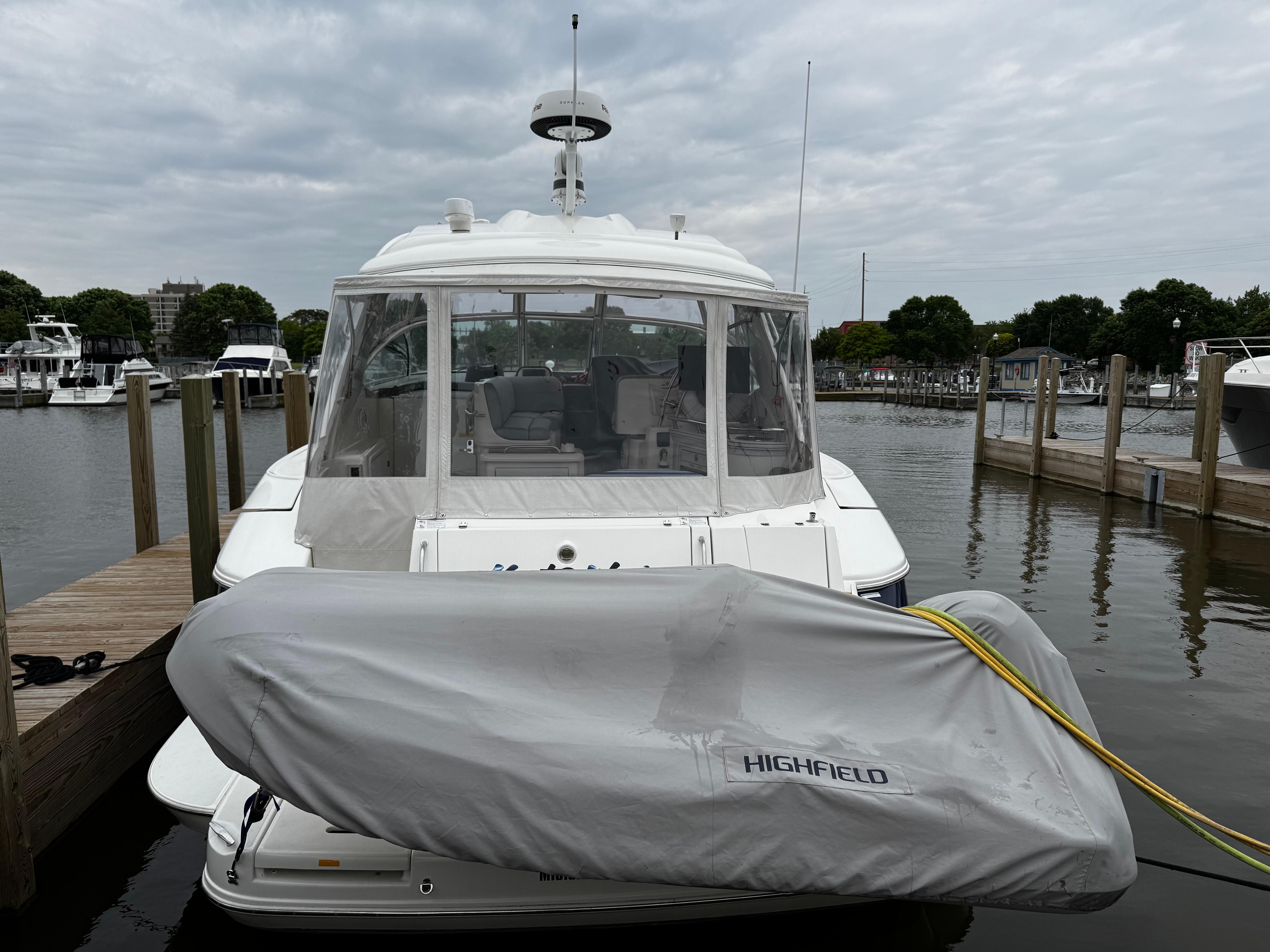 2006 Cruisers Yachts 420 Express