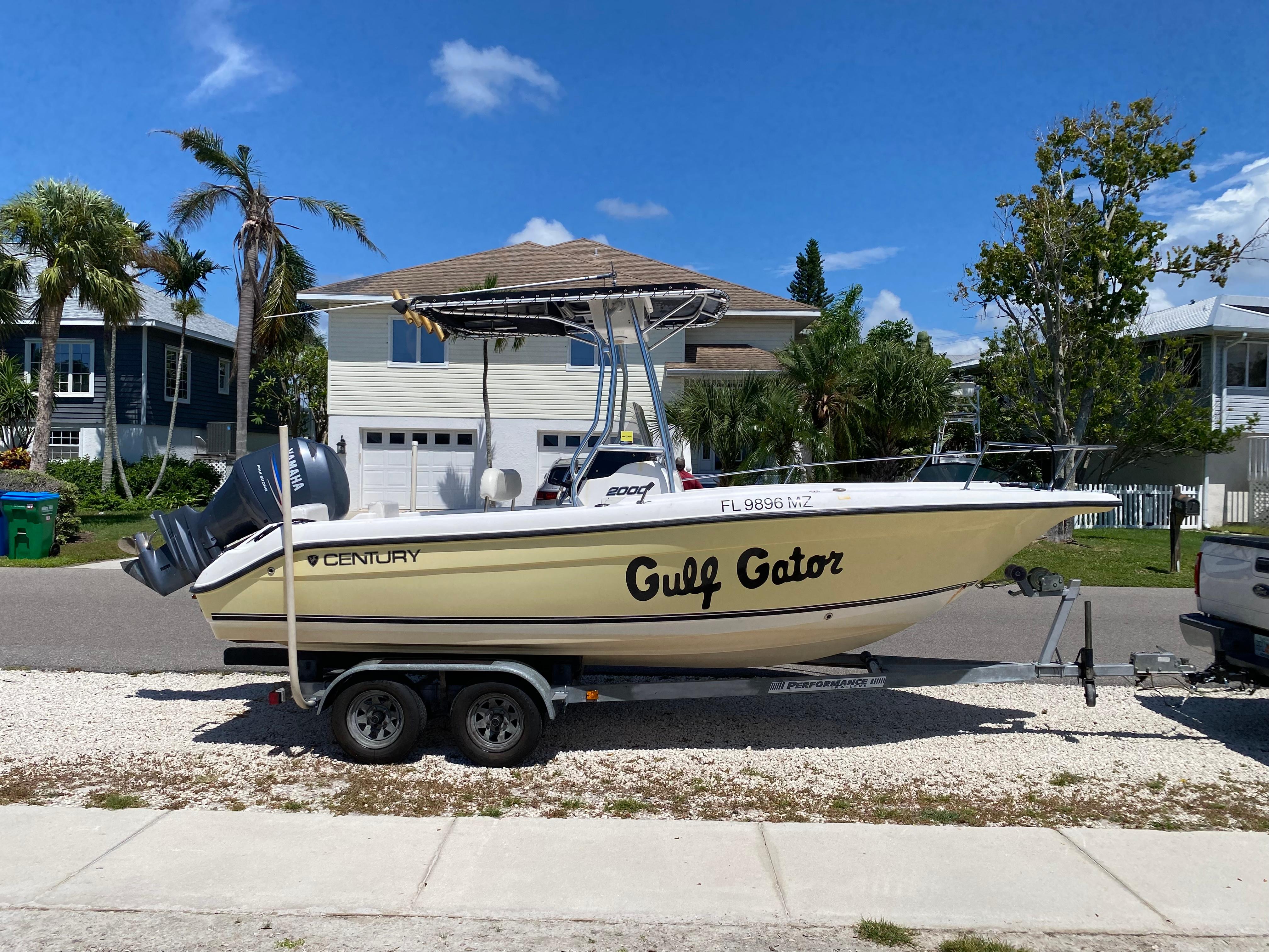 2005 Century 2000 Center Console