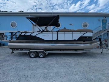 2025 Sylvan L-5 DLZ