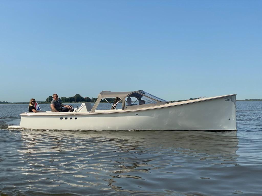 2025 Venegy V30 Classic Cabin