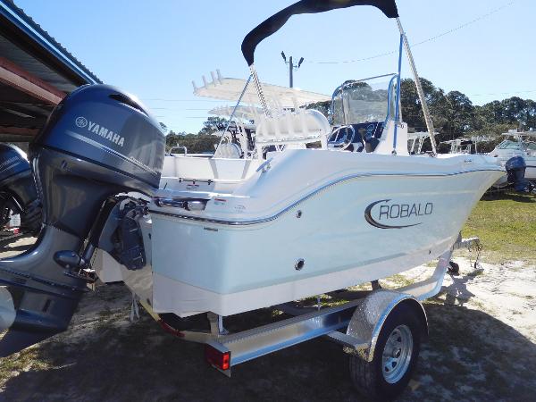 2025 Robalo R180 Center Console