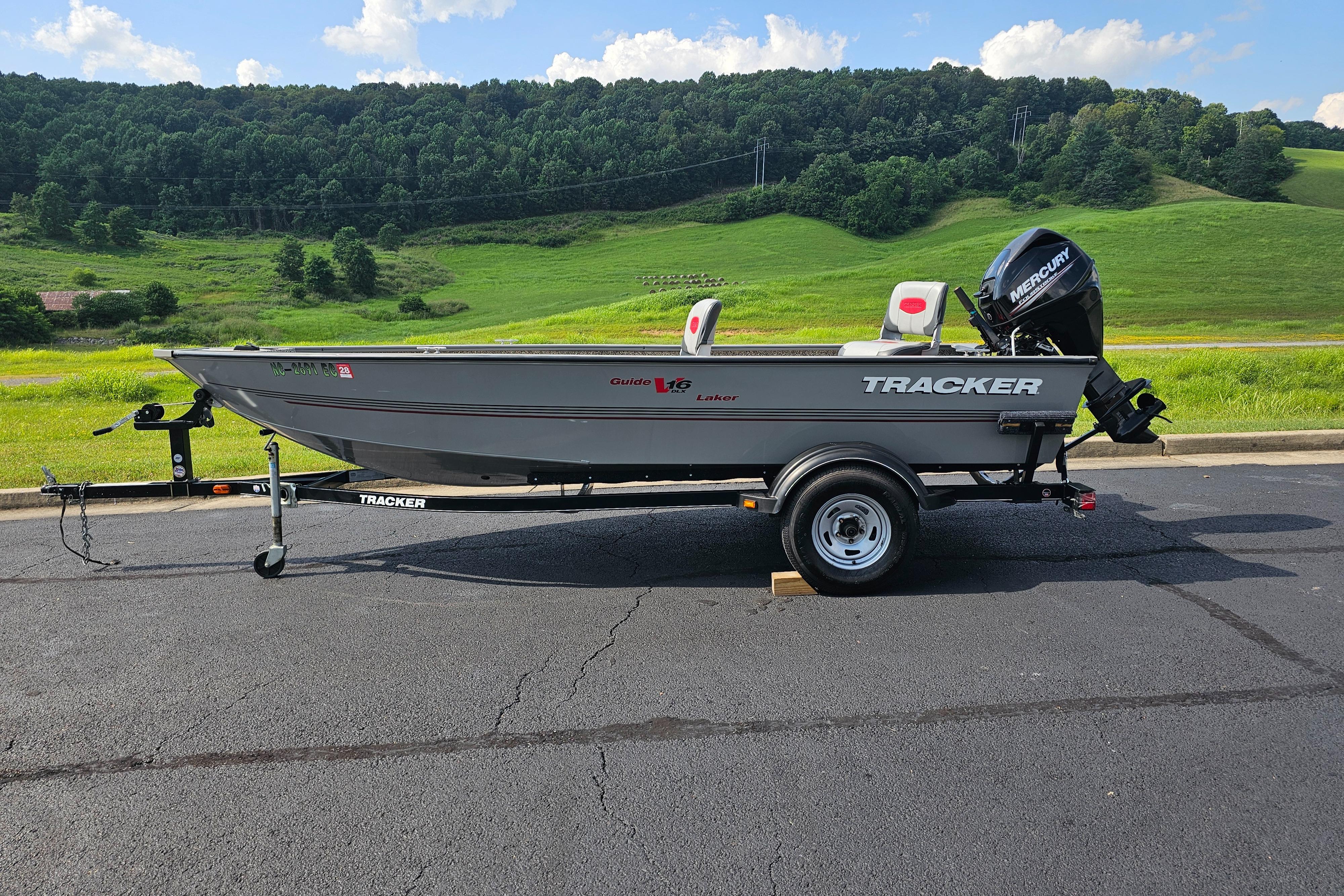 2015 Tracker GV16 LAKER DLX