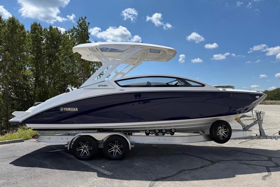 2026 Yamaha Boats 275SD