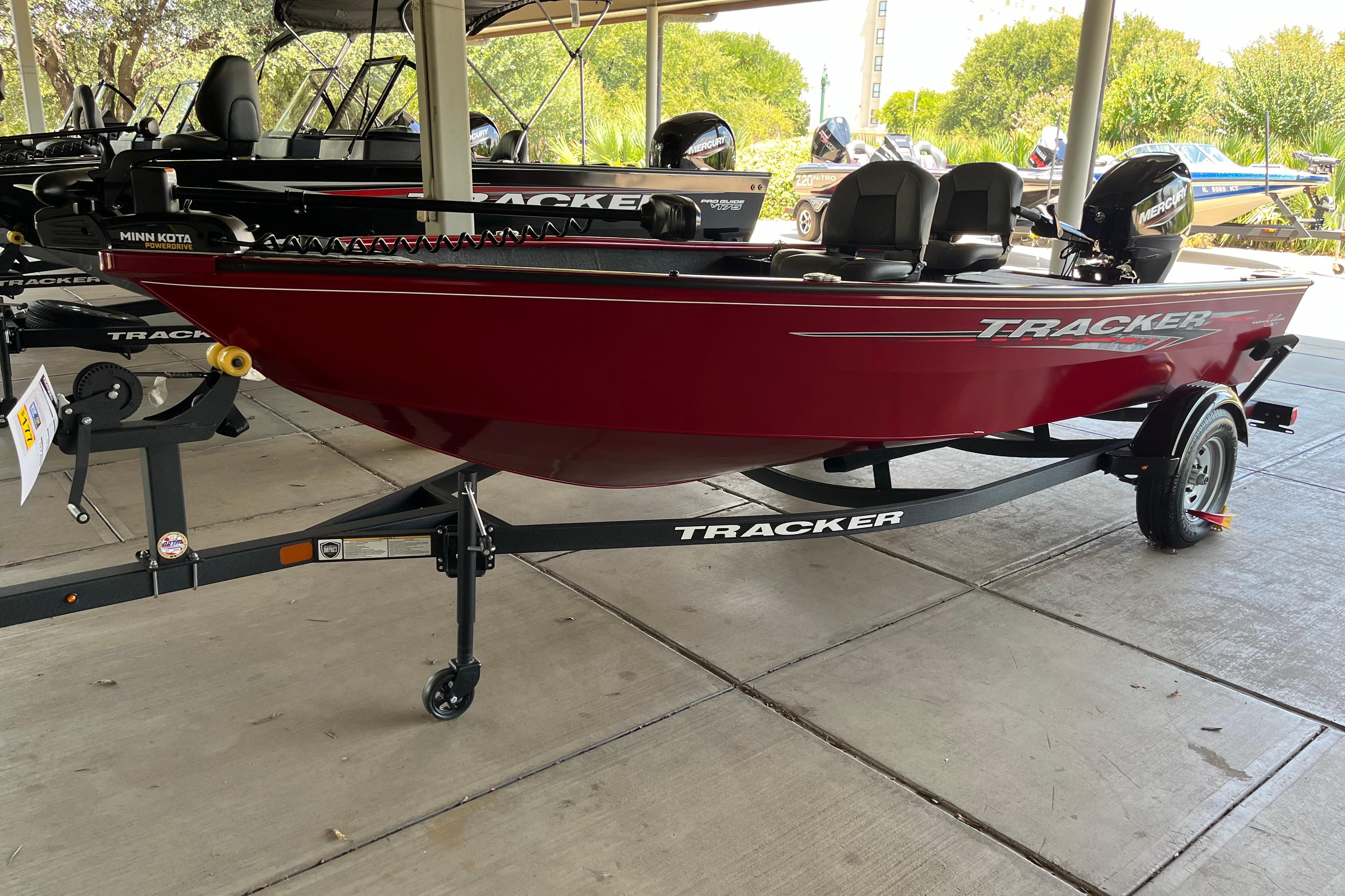 2025 Tracker Super Guide V-16 T