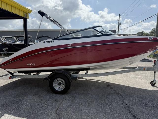 2025 Yamaha Boats SX195